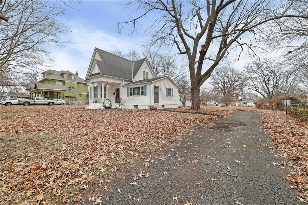 406 S Russell Street — photo 3
