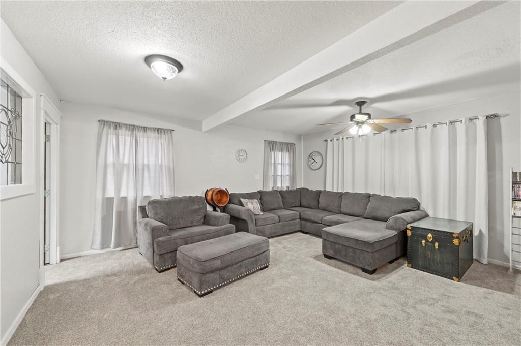 406 S Russell Street — photo 9