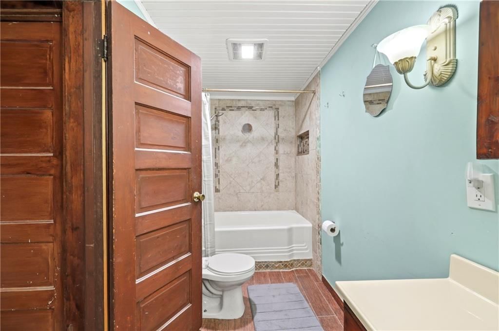 406 S Russell Street — photo 20