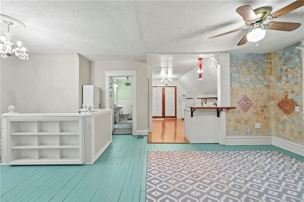 406 S Russell Street — photo 22