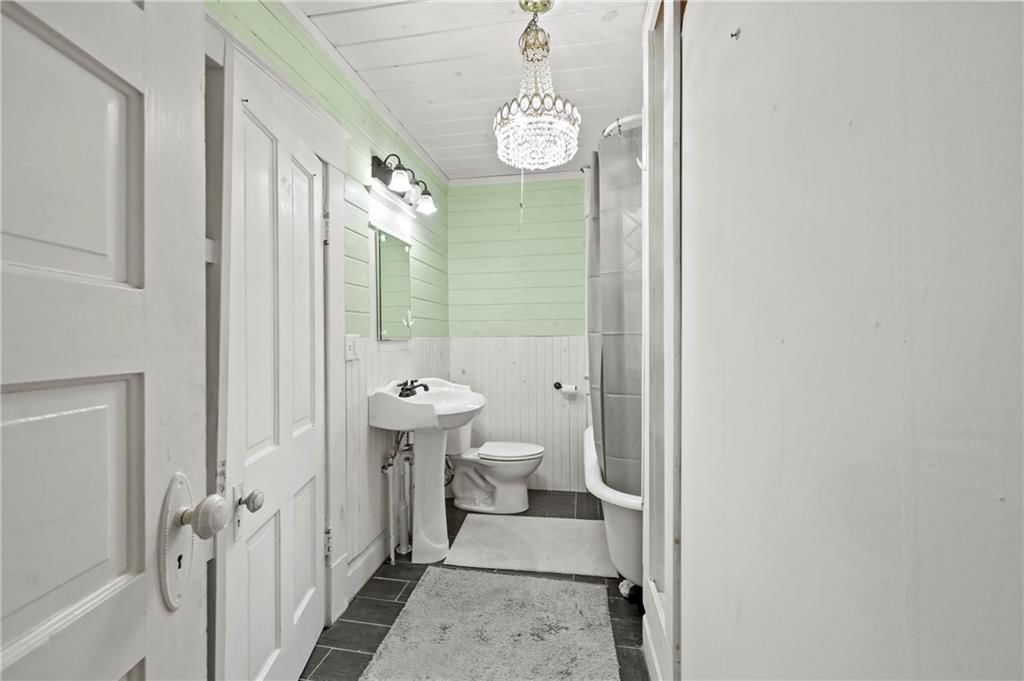 406 S Russell Street — photo 28