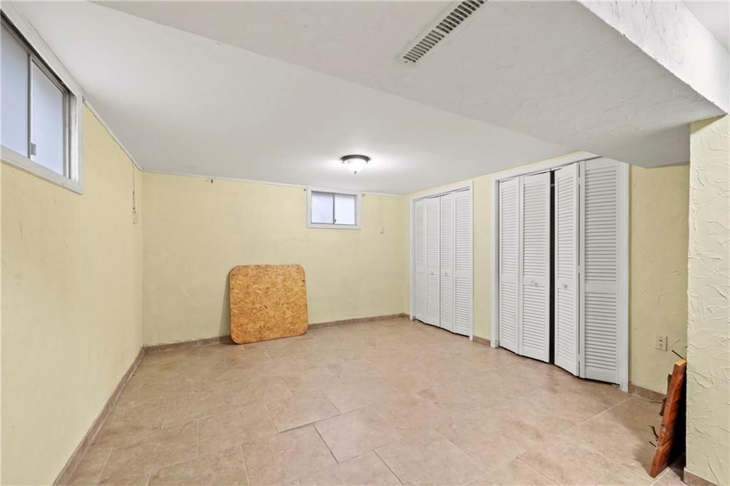 406 S Russell Street — photo 30