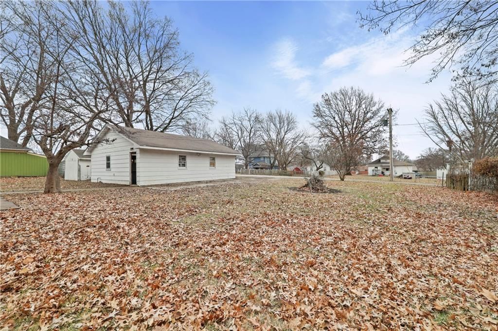 406 S Russell Street — photo 37
