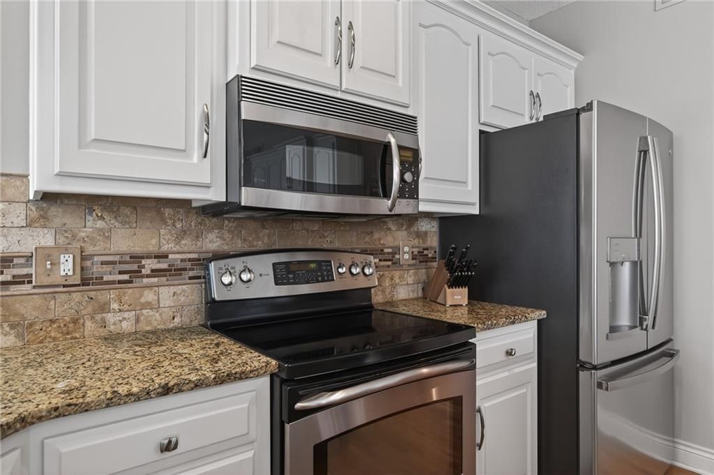 15230 Woodson Lane — photo 17