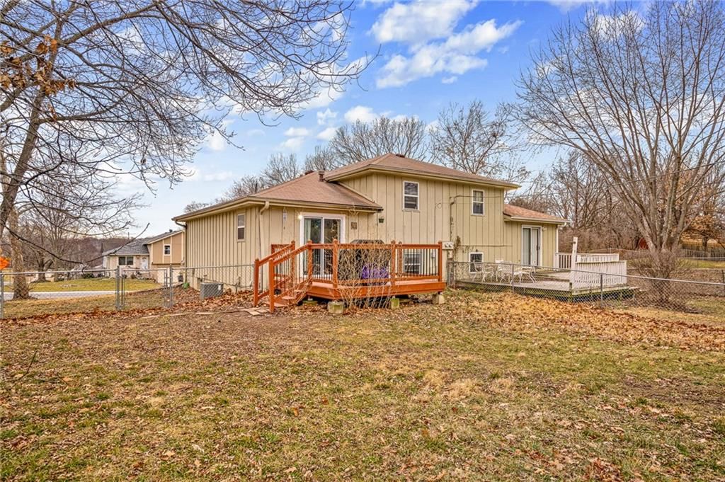 9402 W 48th Terrace — photo 35