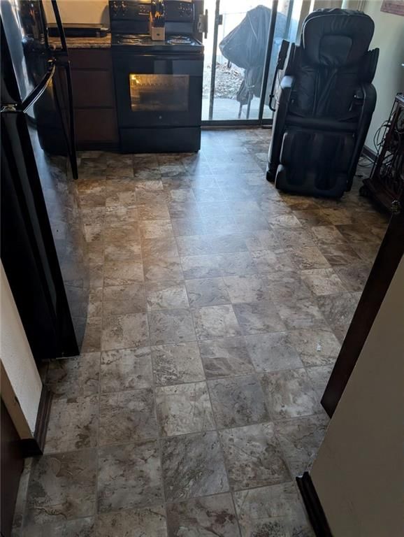 1012 NE Lindsay Avenue — photo 8