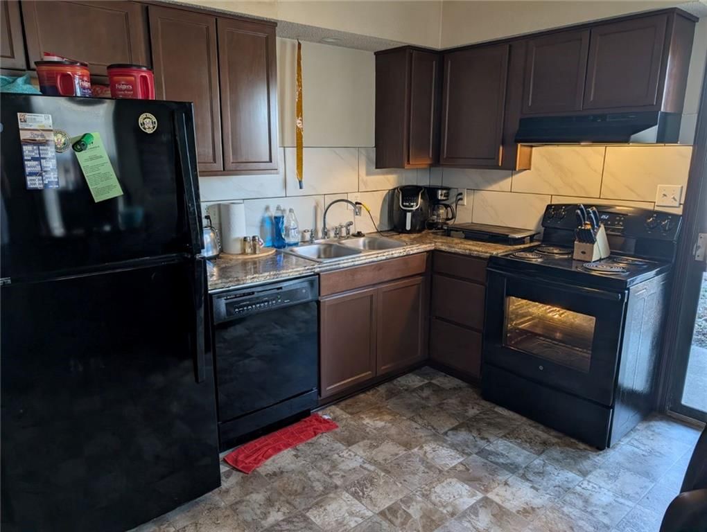 1012 NE Lindsay Avenue — photo 9
