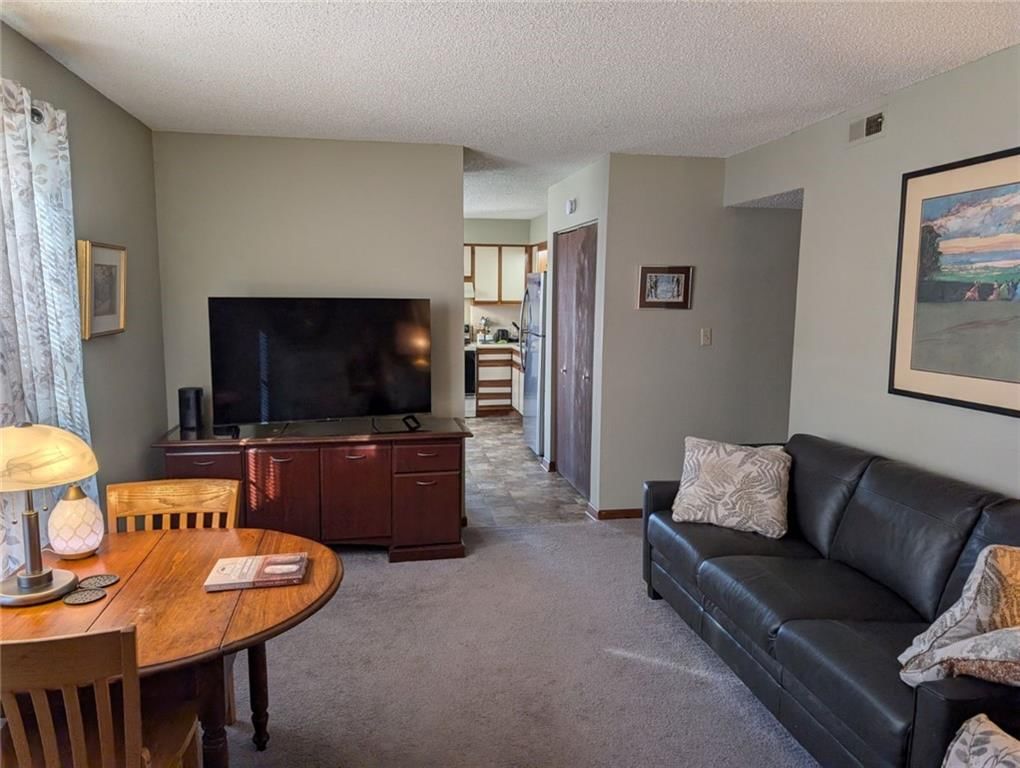 1012 NE Lindsay Avenue — photo 38