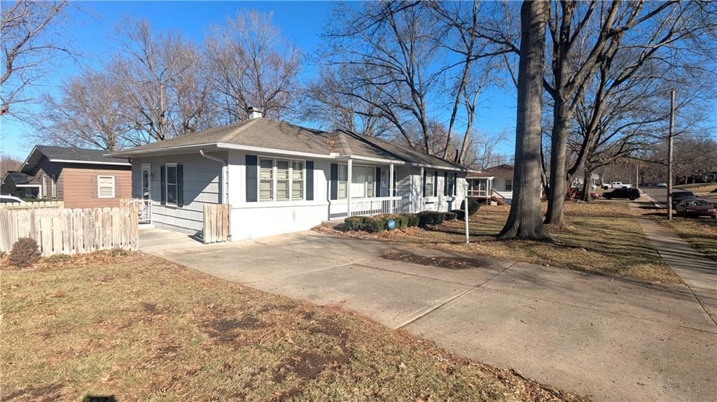 8608 E 84th Terrace — photo 3