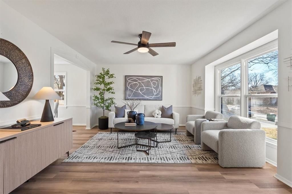 8512 W 98th Street, Overland Park, KS
