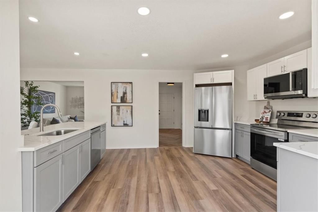 8512 W 98th Street — photo 7