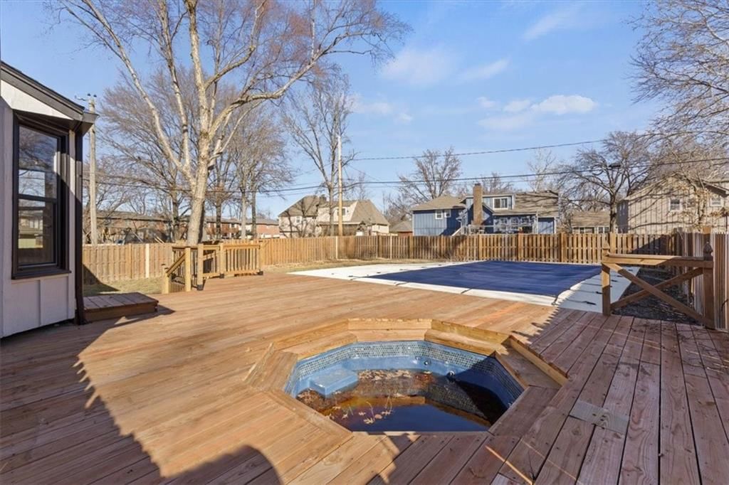8512 W 98th Street — photo 25
