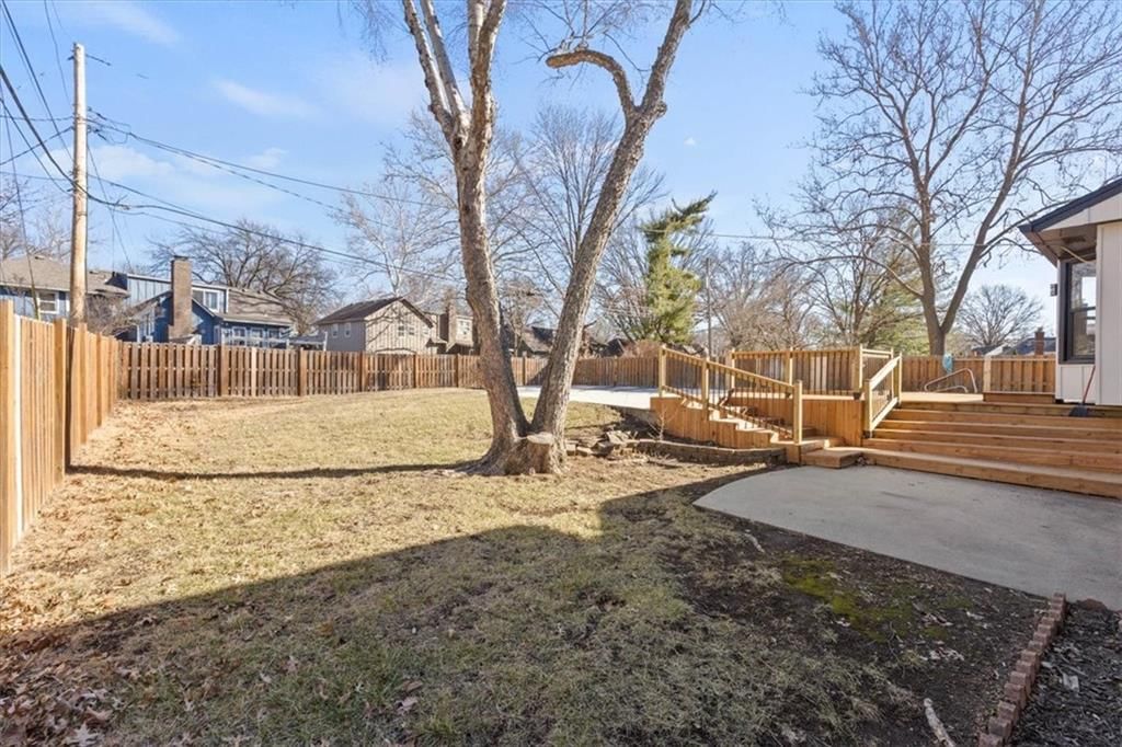 8512 W 98th Street — photo 27