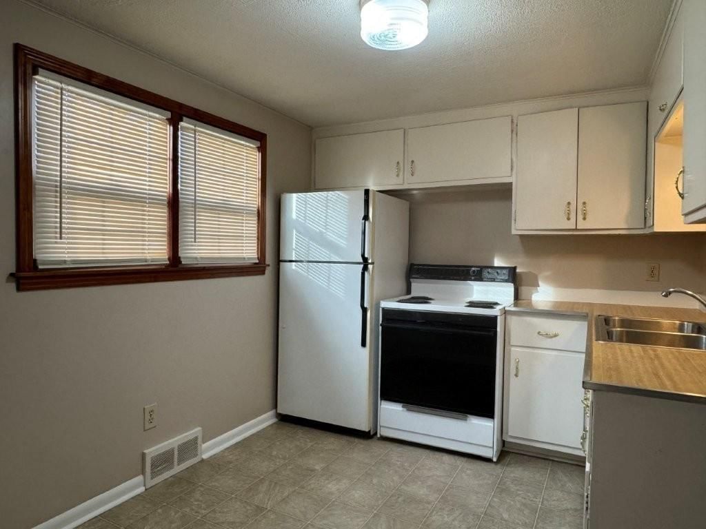 1619 S Kier Street — photo 4