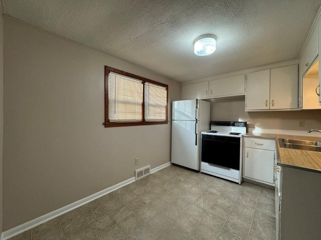 1619 S Kier Street — photo 6