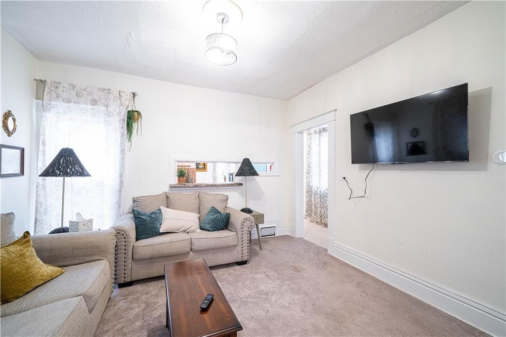 1221 Felix Street — photo 9