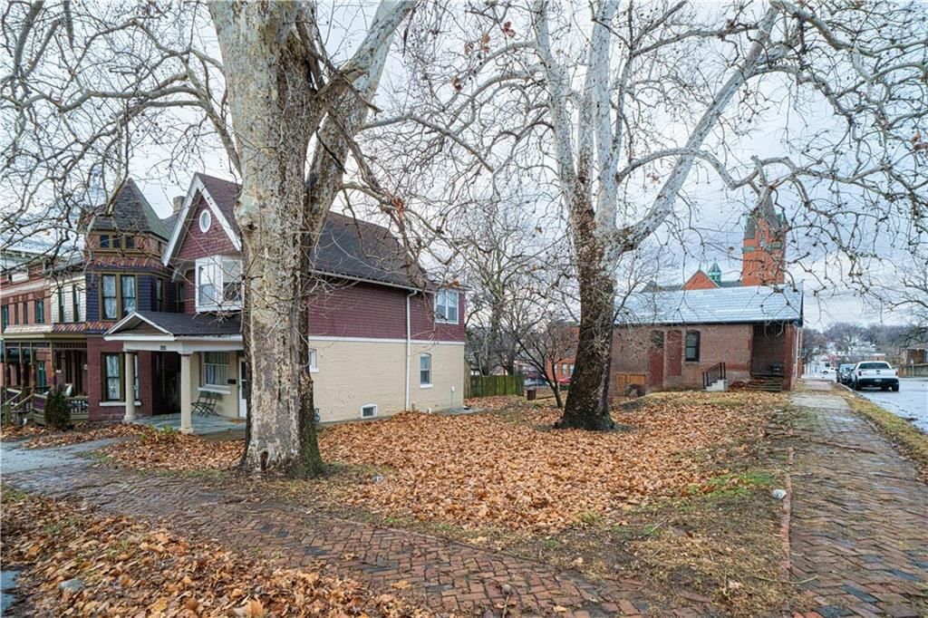 1221 Felix Street — photo 22