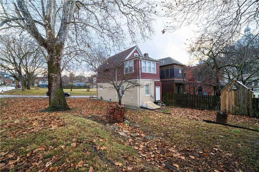 1221 Felix Street — photo 23