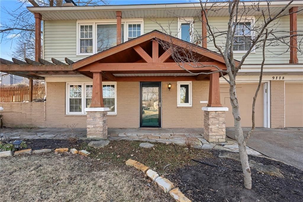 9118 BEL AIR Circle, Overland Park, KS