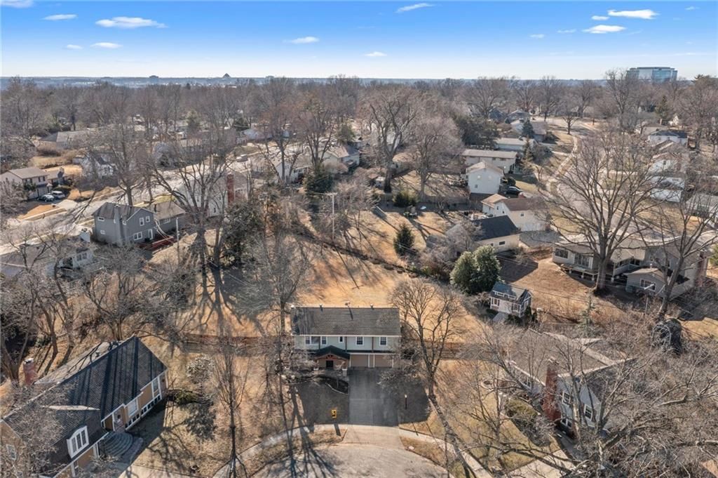 9118 BEL AIR Circle — photo 40