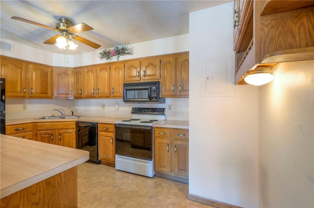 8001 Westridge Road — photo 10
