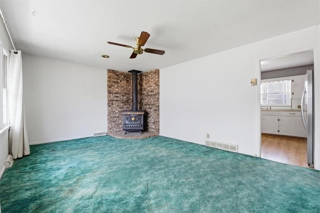 2500 Hillside Drive — photo 2
