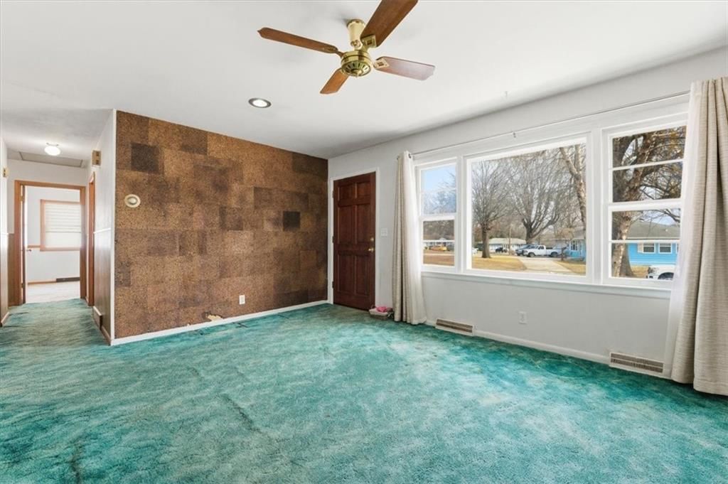 2500 Hillside Drive — photo 3