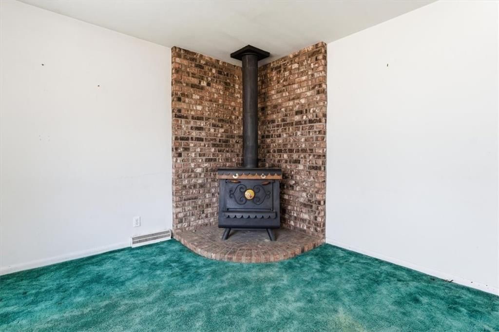 2500 Hillside Drive — photo 4