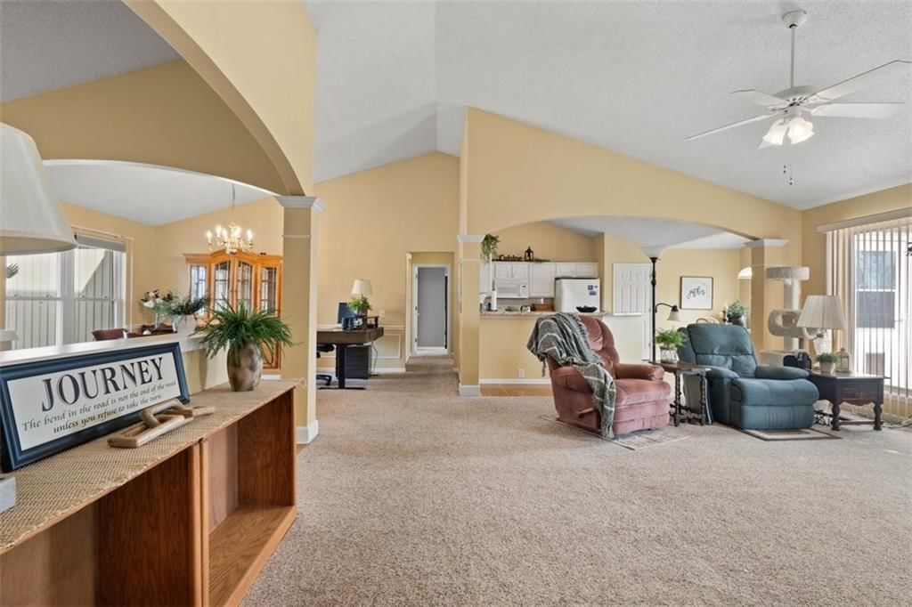 9205 N Holmes Court — photo 9
