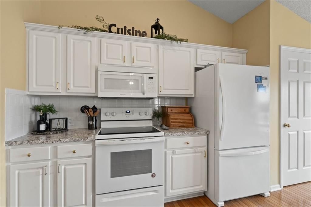 9205 N Holmes Court — photo 15