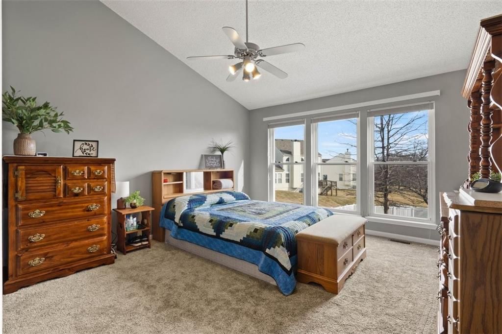 9205 N Holmes Court — photo 17