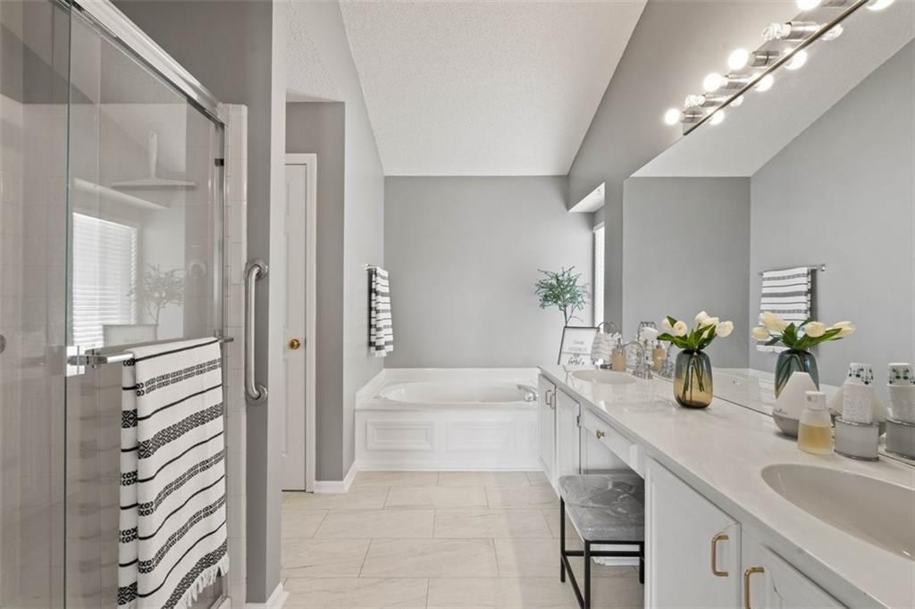 9205 N Holmes Court — photo 18