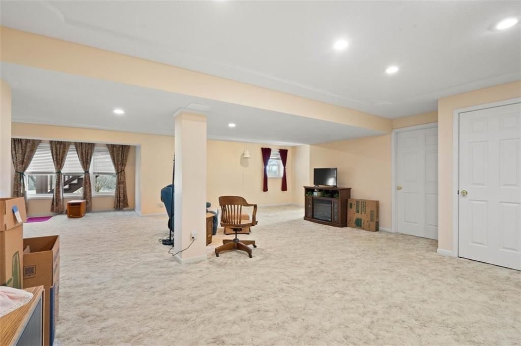 9205 N Holmes Court — photo 26