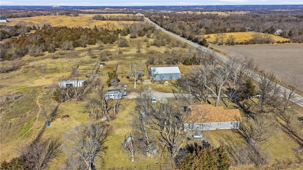 38240 Hedge Lane, Paola, KS