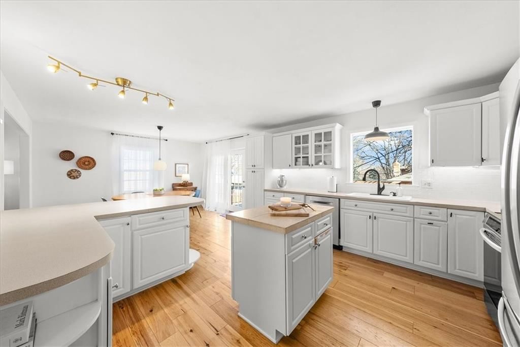 9229 Farley Lane — photo 9