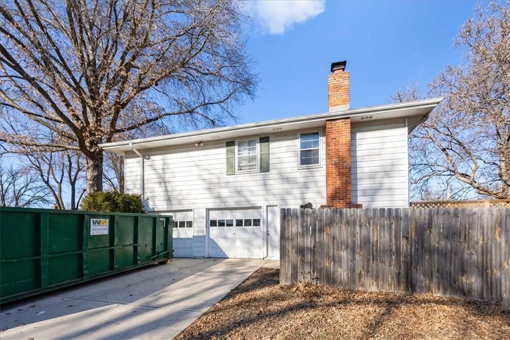 9229 Farley Lane — photo 34