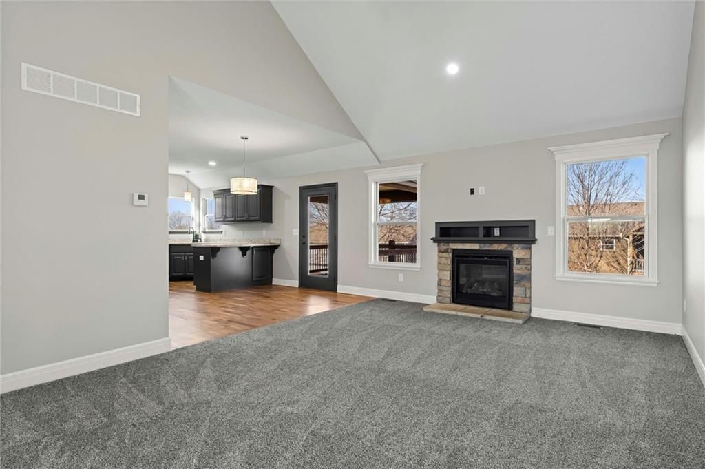 916 N Hickory Drive — photo 5