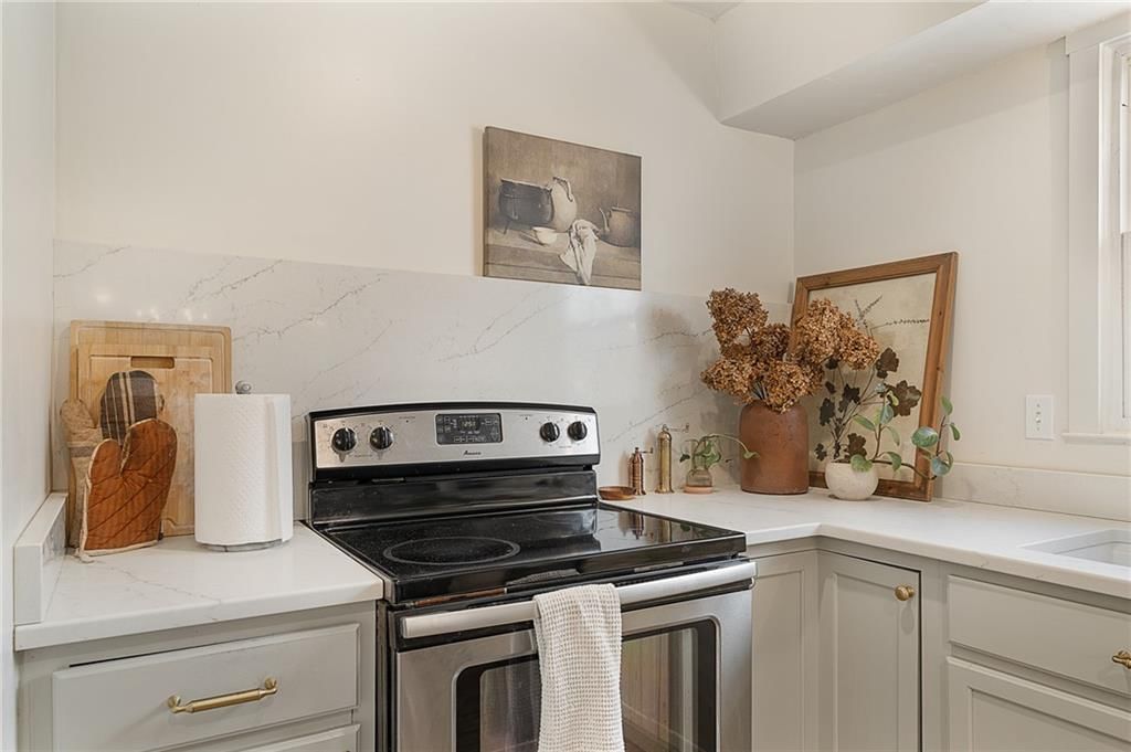 8704 W 72nd Street — photo 19