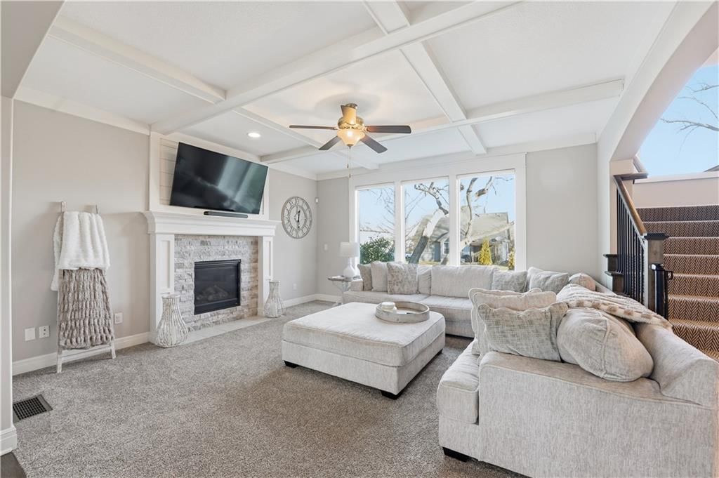 16936 W 163rd Terrace — photo 9