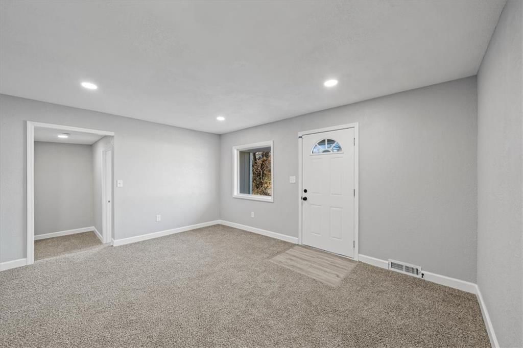 7125 Walrond Avenue — photo 4