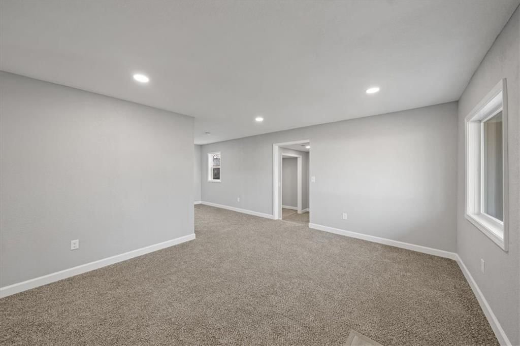 7125 Walrond Avenue — photo 6