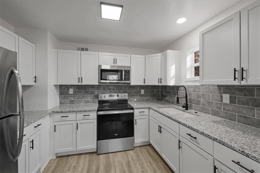 7125 Walrond Avenue — photo 8