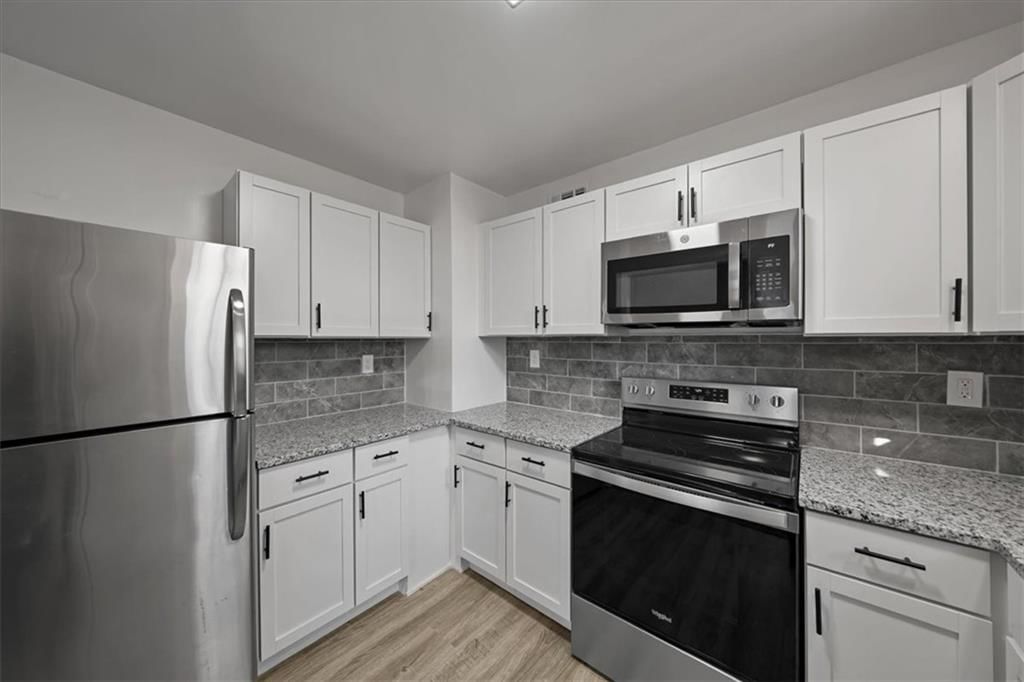 7125 Walrond Avenue — photo 9
