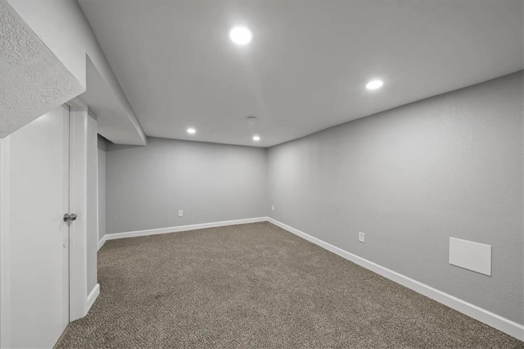 7125 Walrond Avenue — photo 24