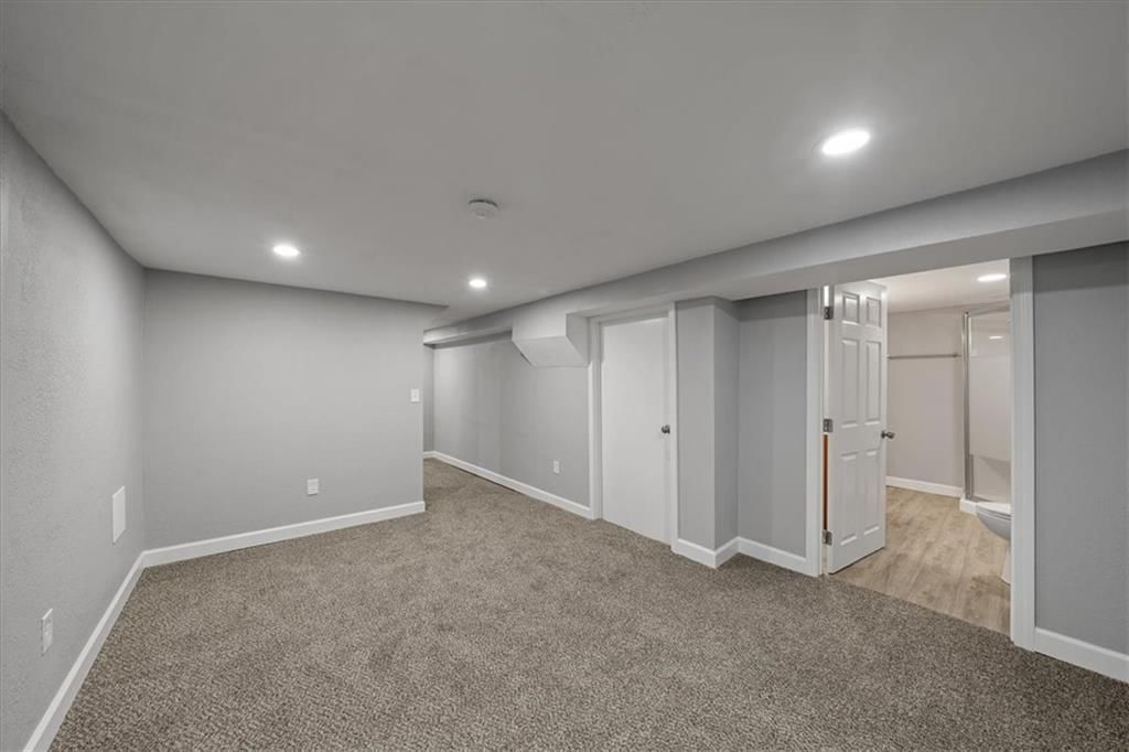 7125 Walrond Avenue — photo 25