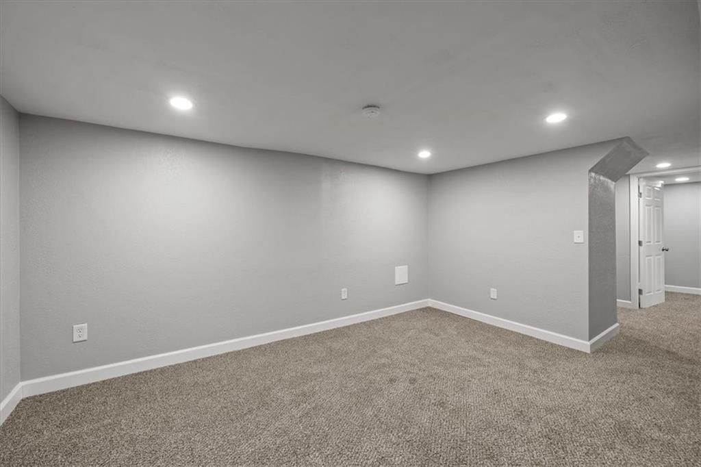 7125 Walrond Avenue — photo 26