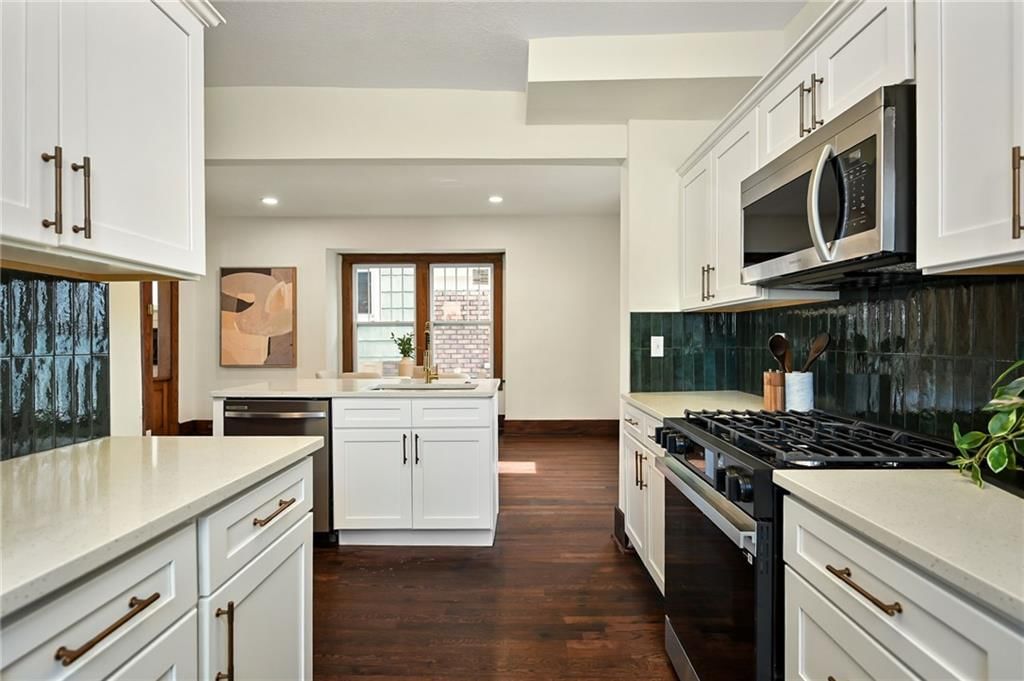 1621 W 41st Street — photo 12