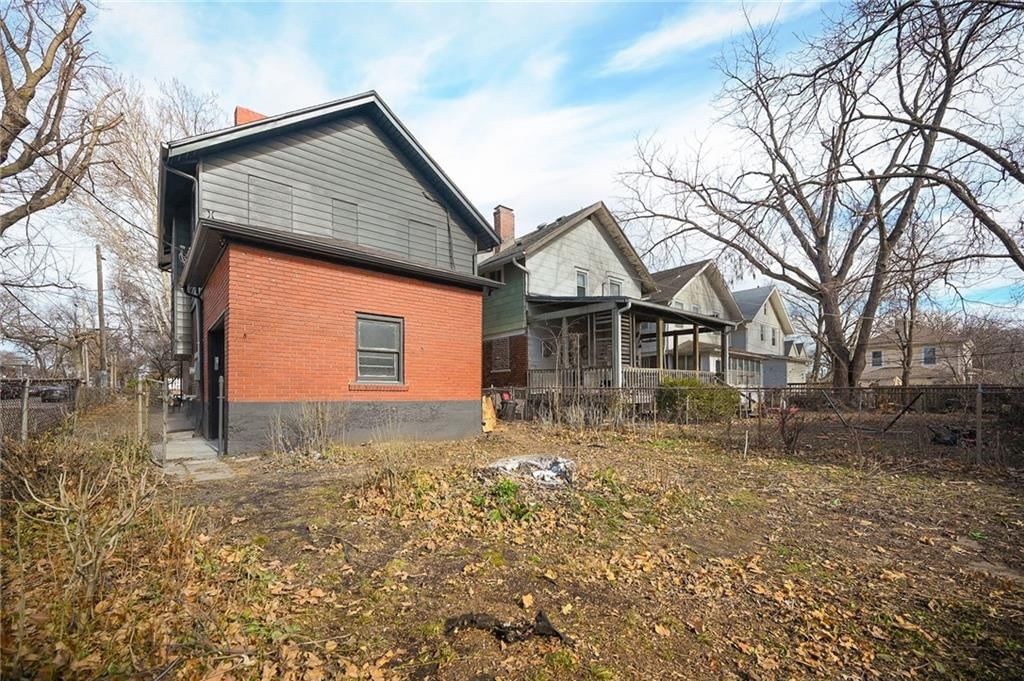 1621 W 41st Street — photo 22