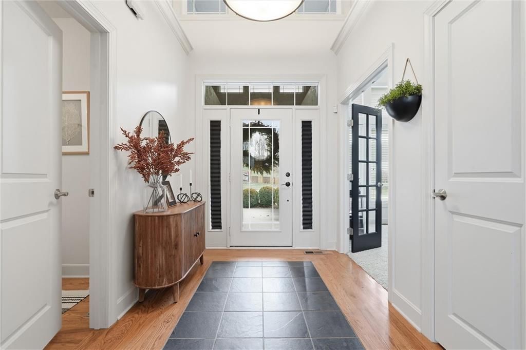 8608 Ridgeway Court — photo 2