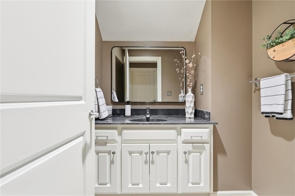 8608 Ridgeway Court — photo 28